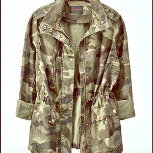 Super cute camo jacket.